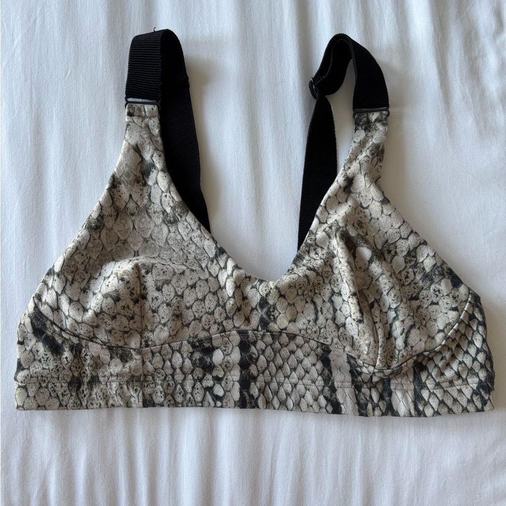 PRE-OWNED Varley Martel Sports Bra in Sand Snake | M